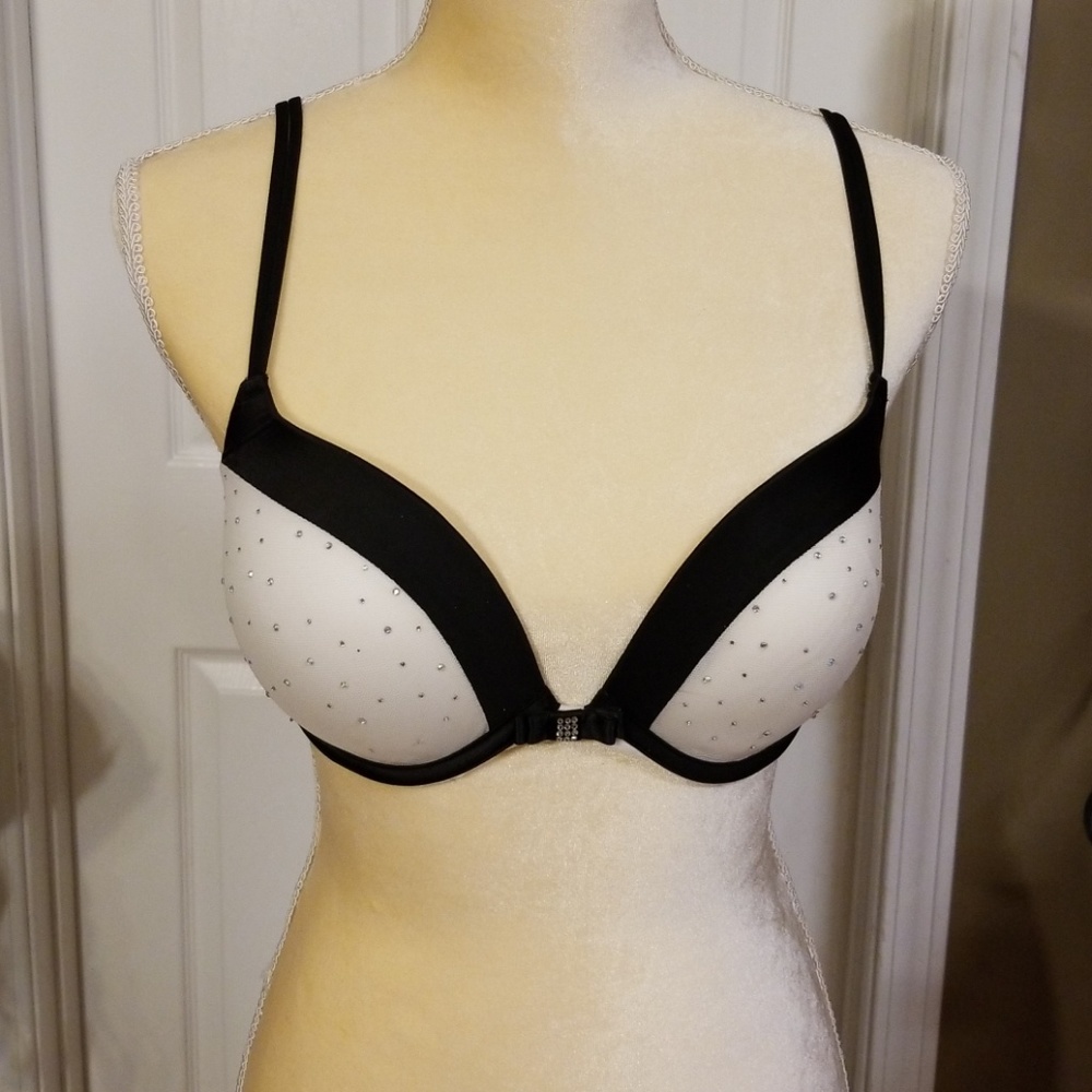 🚫✔ SOLD 🚩🚫  Very Sexy push up bra by Victoria